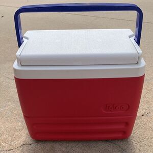 ‎Igloo vintage 6 Pack Cooler Retro Lunchbox Red White